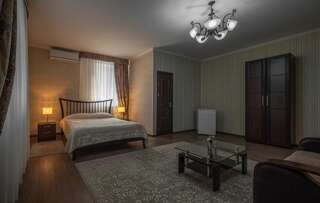 Отель Vila Bomond Единец Двухместный номер Делюкс с 1 кроватью и дополнительной кроватью-2